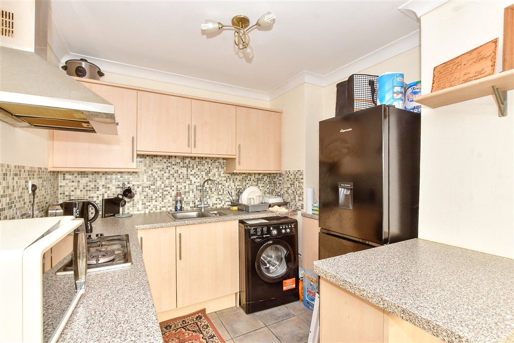 Property photo 2 of 8 Kitchen