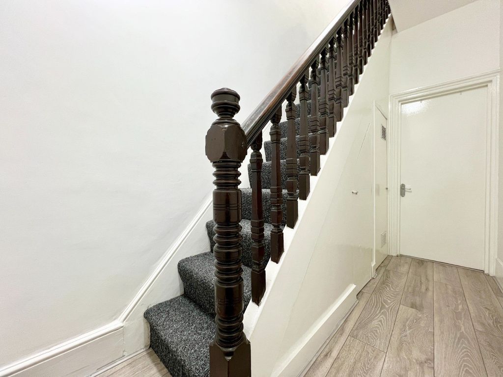 Property photo 2 of 12 Gallery