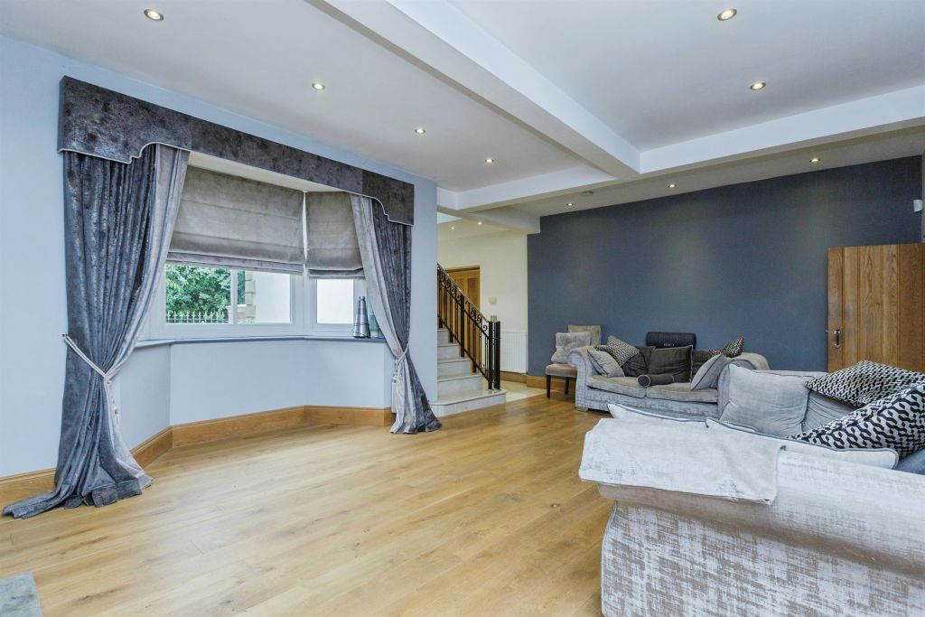 Property photo 2 of 21