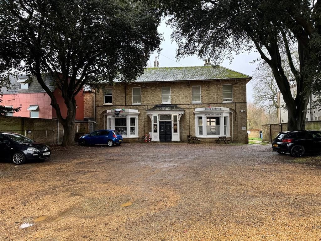 Property photo 2 of 16