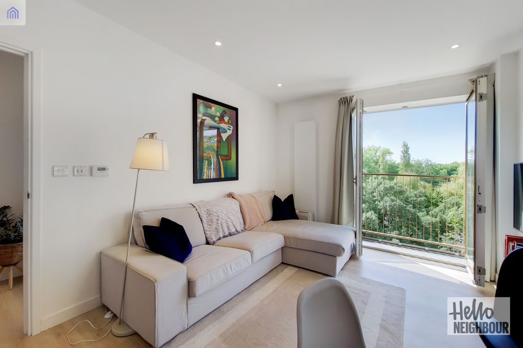 Property photo 2 of 11 Photo 1