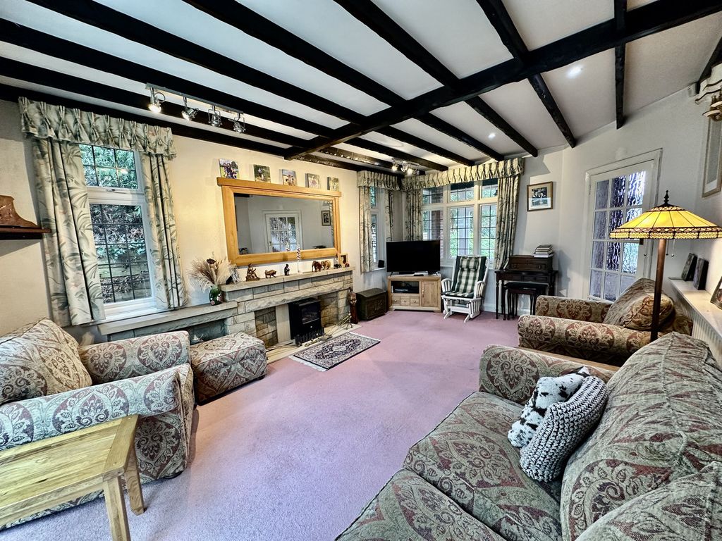 Property photo 2 of 23