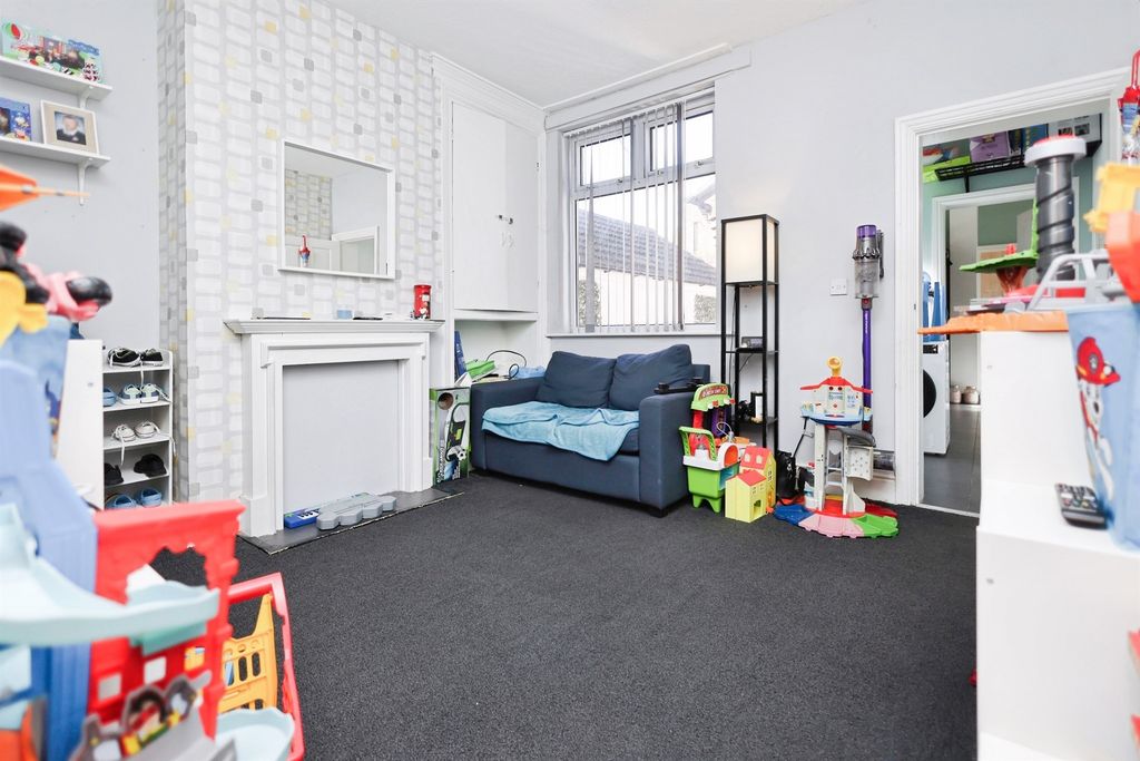 Property photo 3 of 16