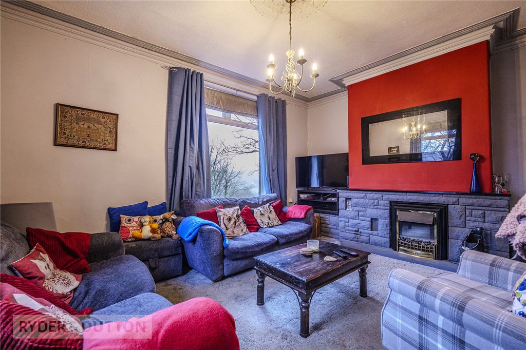 Property photo 2 of 19 Living Room