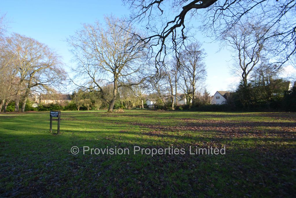 Property photo 2 of 11 Photo