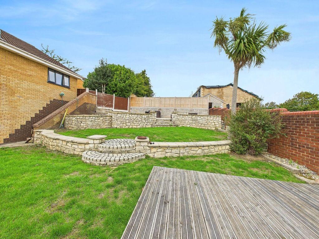 Property photo 2 of 31