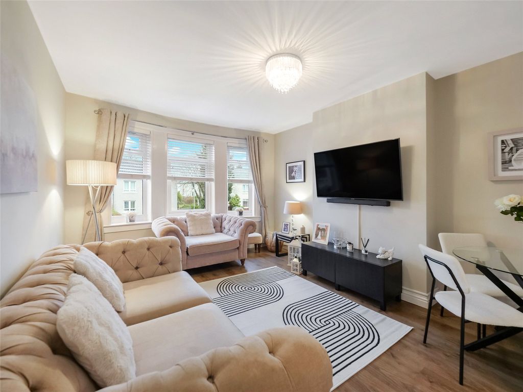 Property photo 2 of 20 Living Room