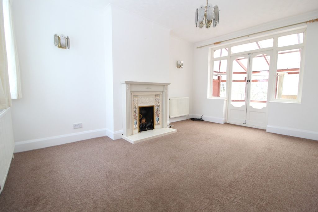 Property photo 3 of 9 4951764