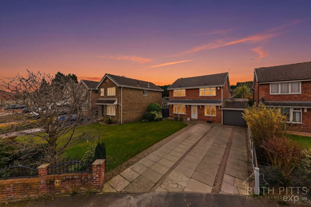 Property photo 2 of 33