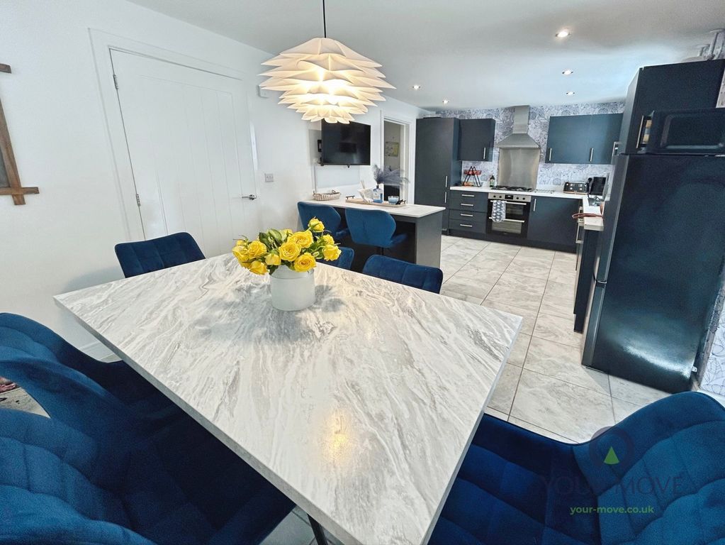 Property photo 3 of 27 Kitchen/Dining Room
