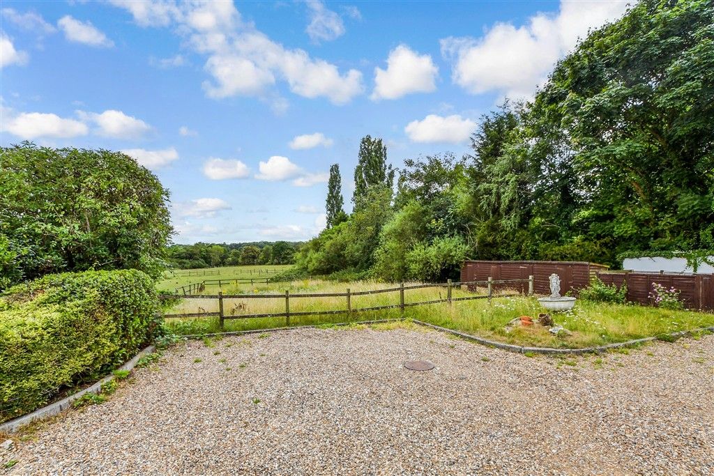 Property photo 3 of 18 Garden