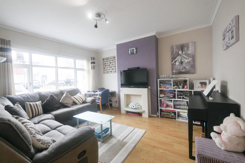 Property photo 3 of 9