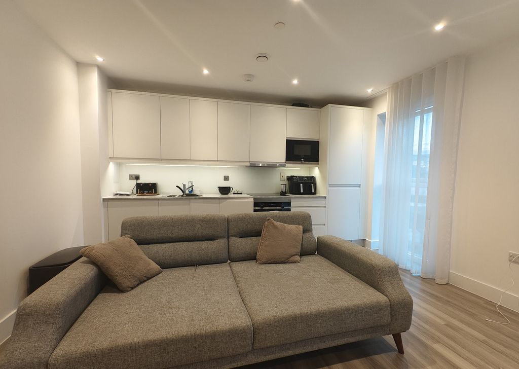 Property photo 3 of 11