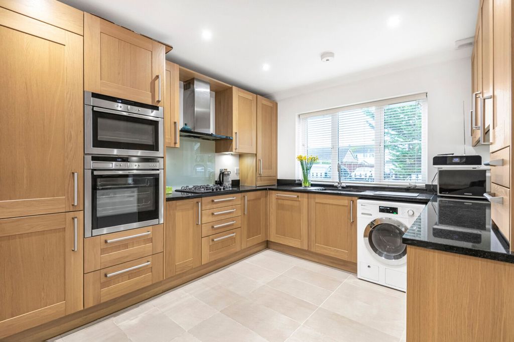 Property photo 2 of 15