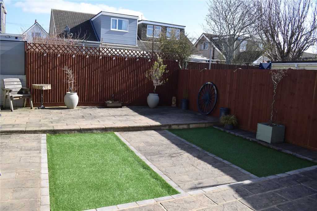 Property photo 2 of 14 Picture No. 15