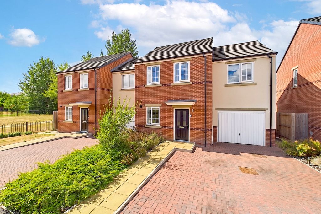Property photo 1 of 19 Stublowe - Front