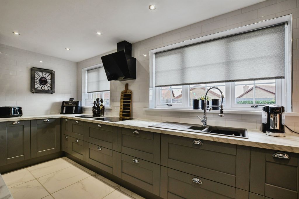 Property photo 3 of 26