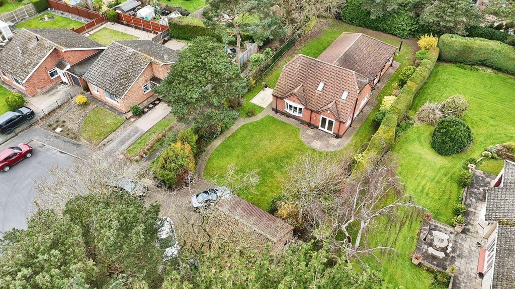 Property photo 2 of 35 4935612