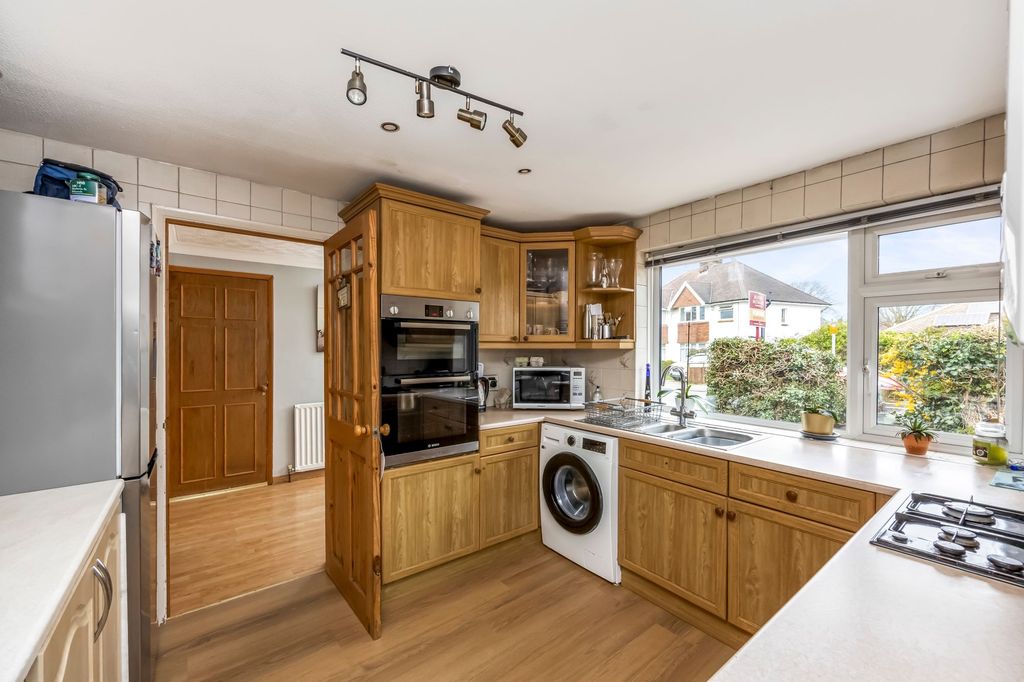 Property photo 3 of 18