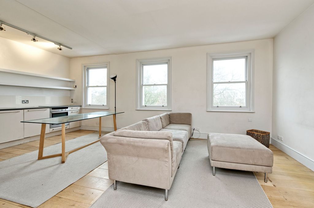 Property photo 2 of 21