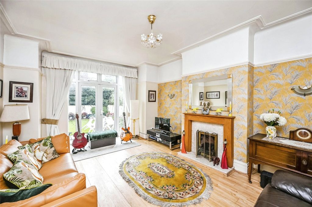 Property photo 3 of 18 Picture No. 06