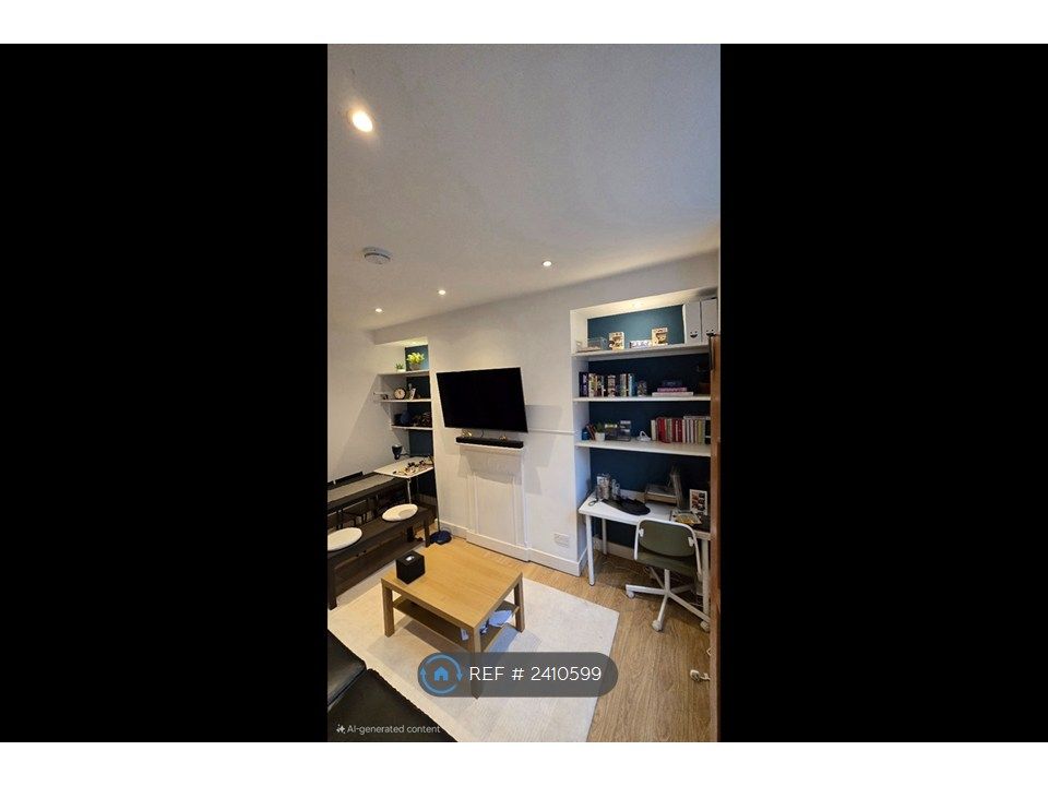 Property photo 2 of 6 Lounge/Dining