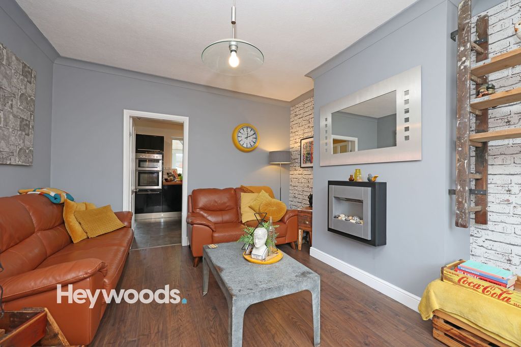 Property photo 3 of 33