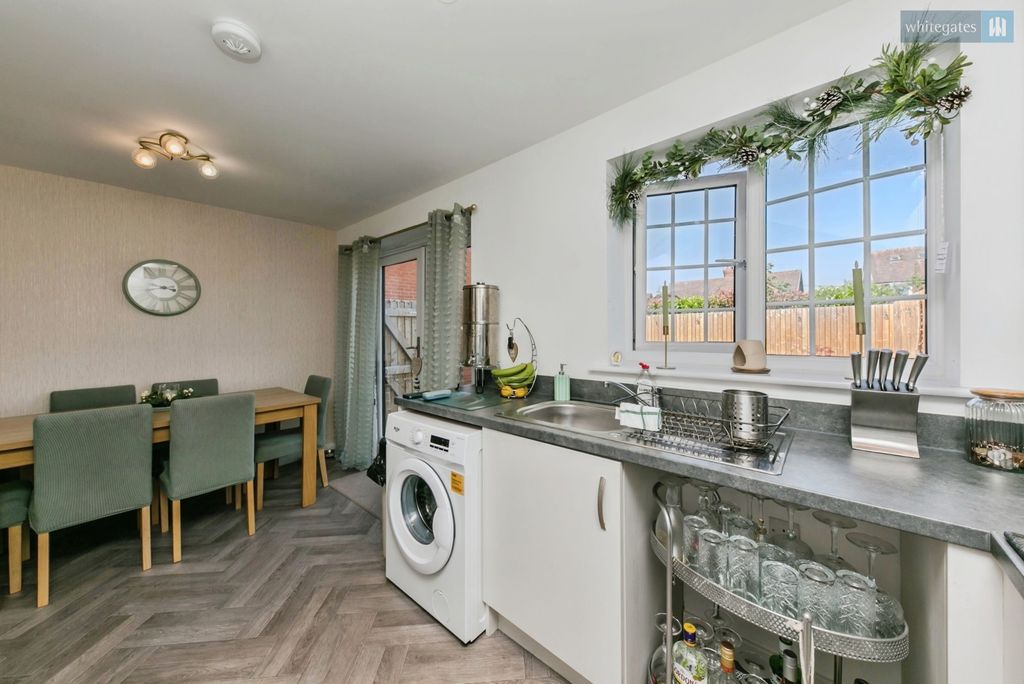 Property photo 3 of 17 Pbox-Img.Jpg