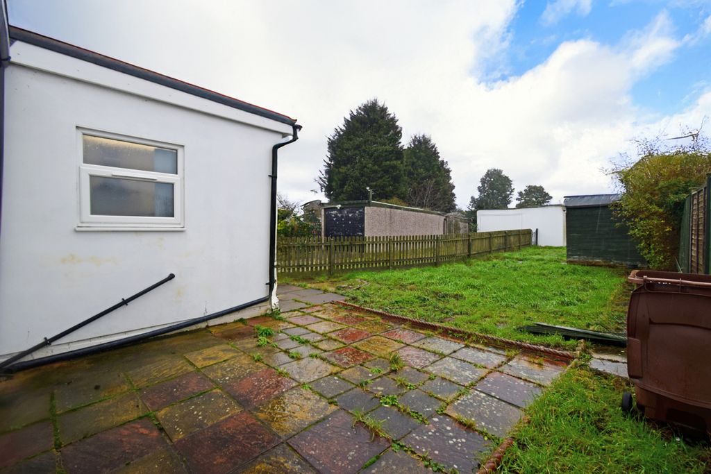Property photo 3 of 9 2