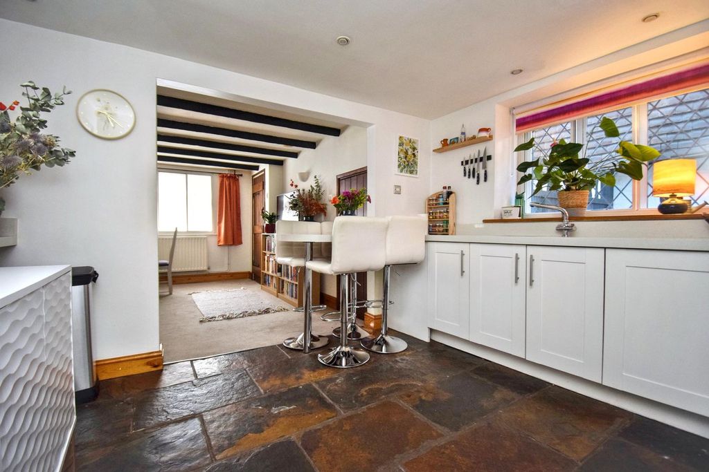 Property photo 3 of 33