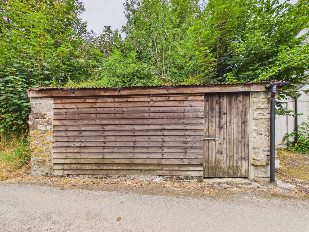 Property photo 3 of 6