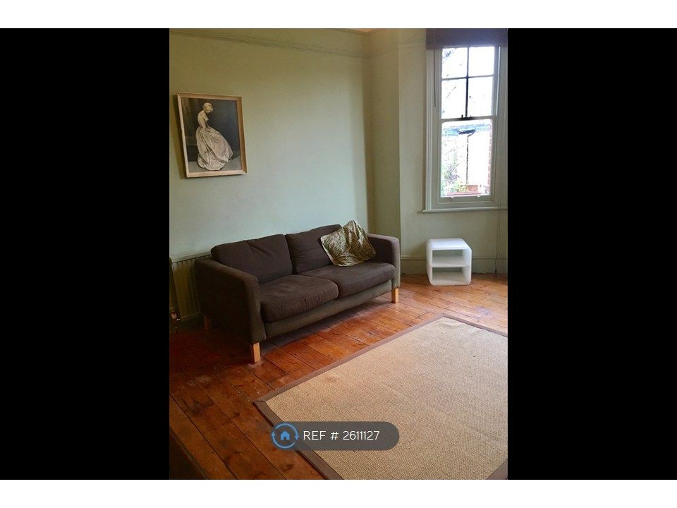 Property photo 2 of 19 Lounge