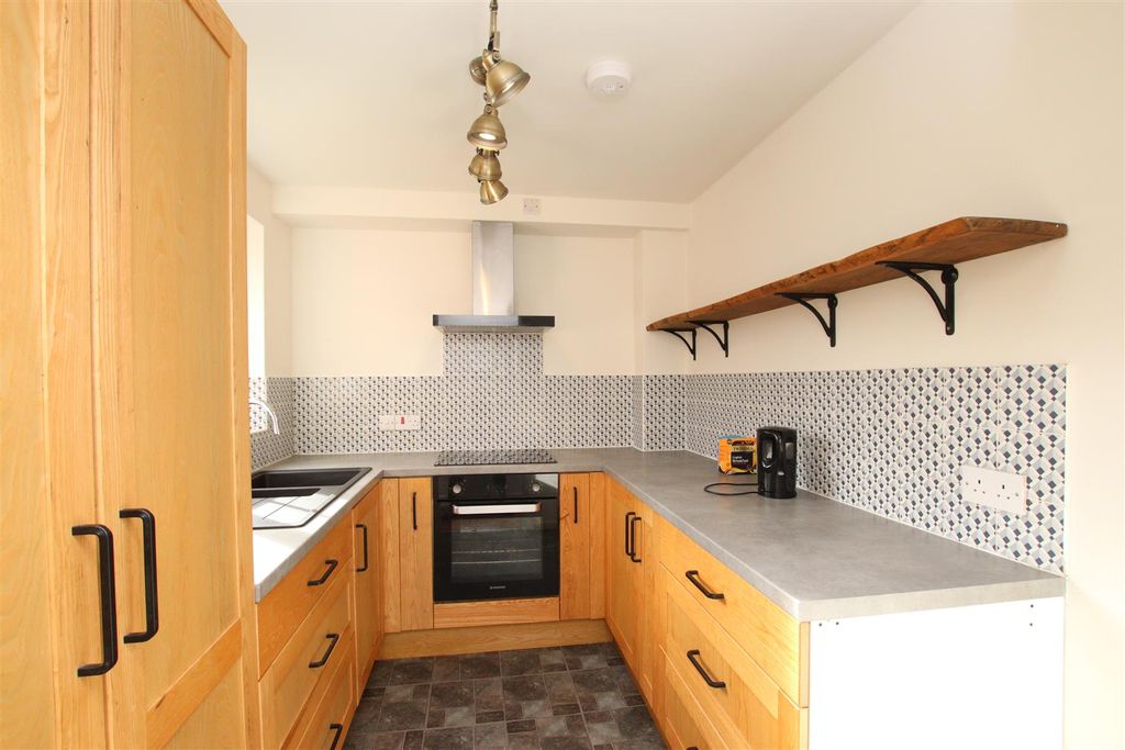 Property photo 3 of 12 Kitchen..Jpg