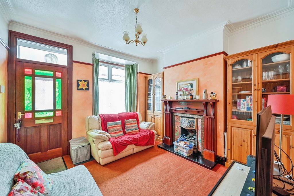 Property photo 2 of 9