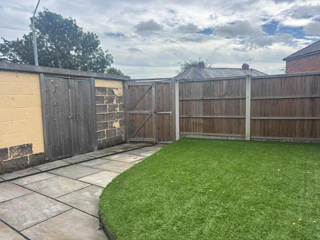 Property photo 3 of 10 Garden
