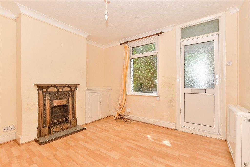 Property photo 3 of 14 Lounge