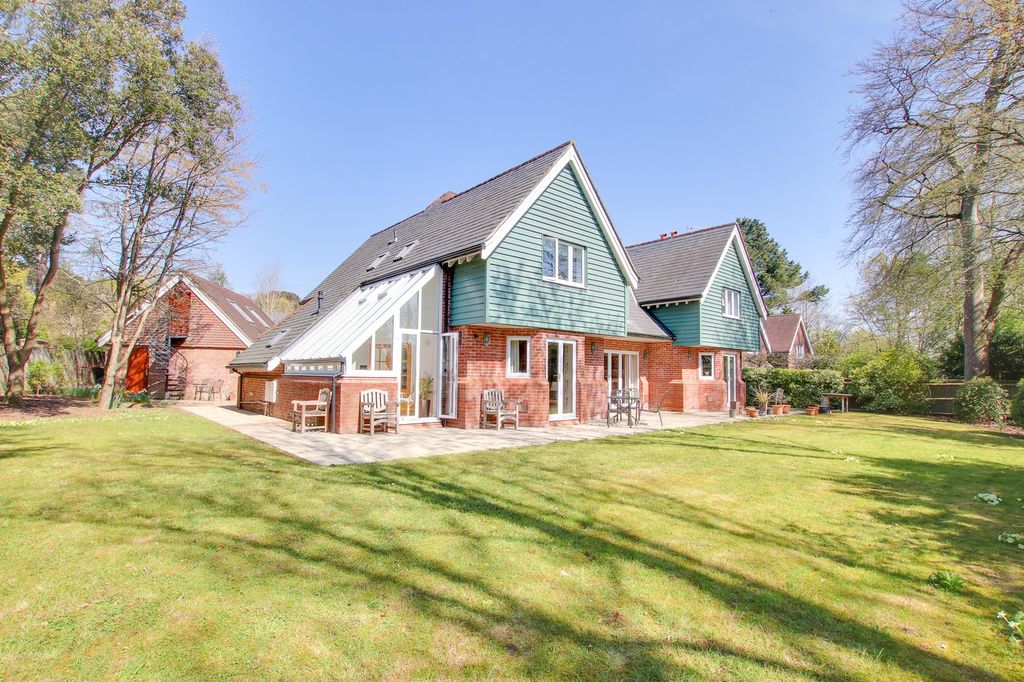 Property photo 1 of 22