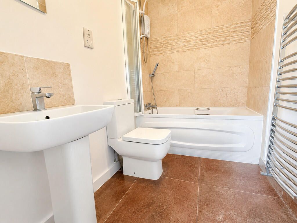 Property photo 3 of 8 4Ad8154F356851930Eae8Ae3E1c04583