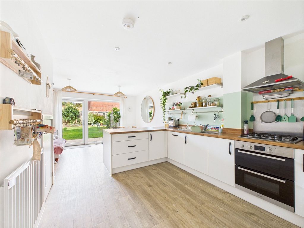 Property photo 2 of 22 Picture No. 08