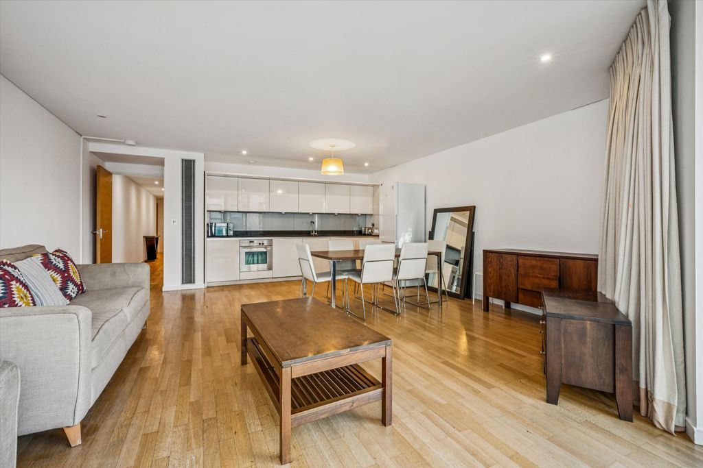 Property photo 2 of 16 Image