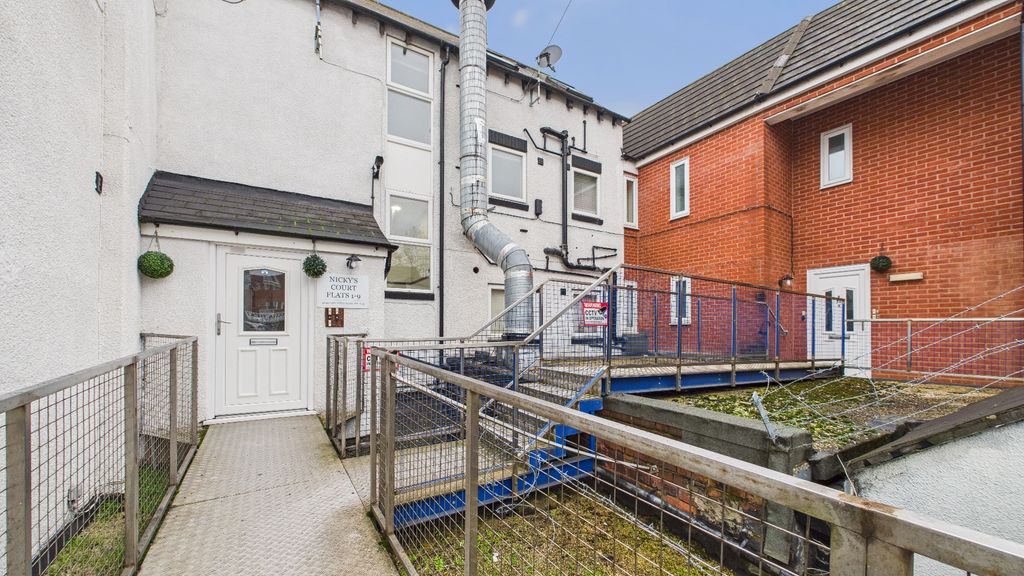 Property photo 1 of 10 4658480