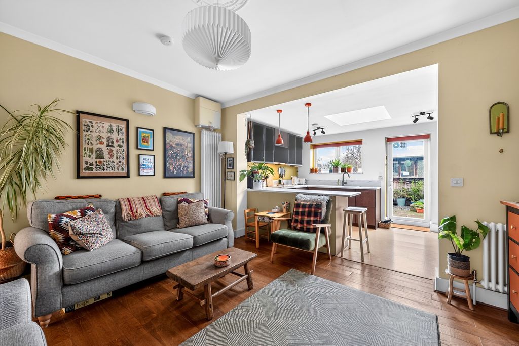 Property photo 3 of 19