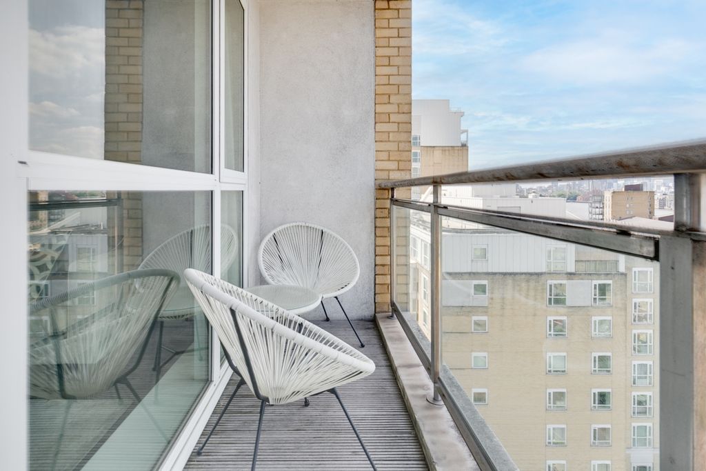 Property photo 2 of 31 Balcony (2)