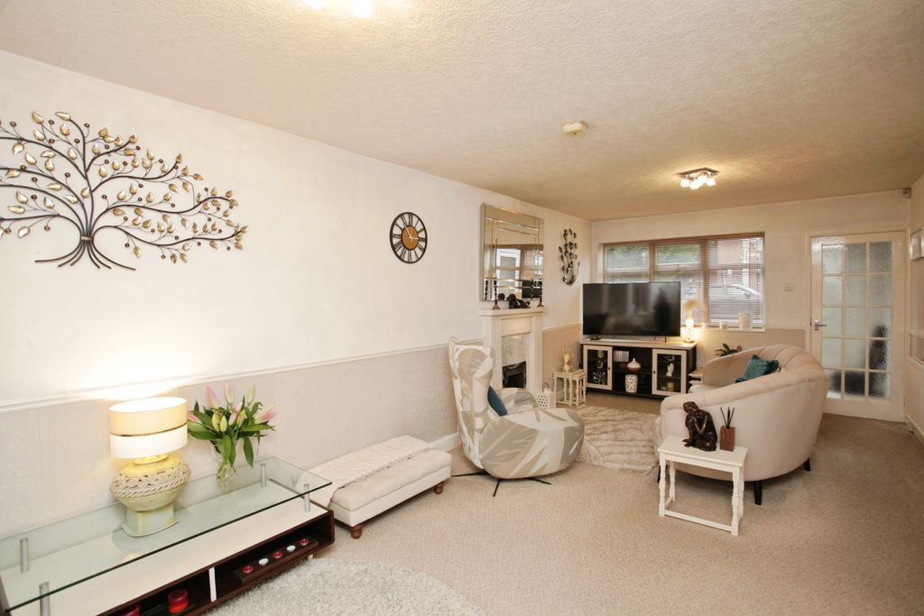 Property photo 3 of 20