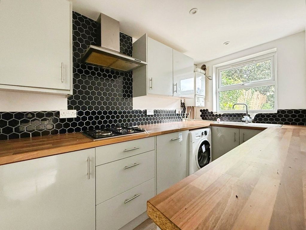 Property photo 3 of 12 Picture No. 11