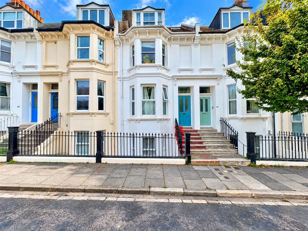 Property photo 2 of 20 218.Png