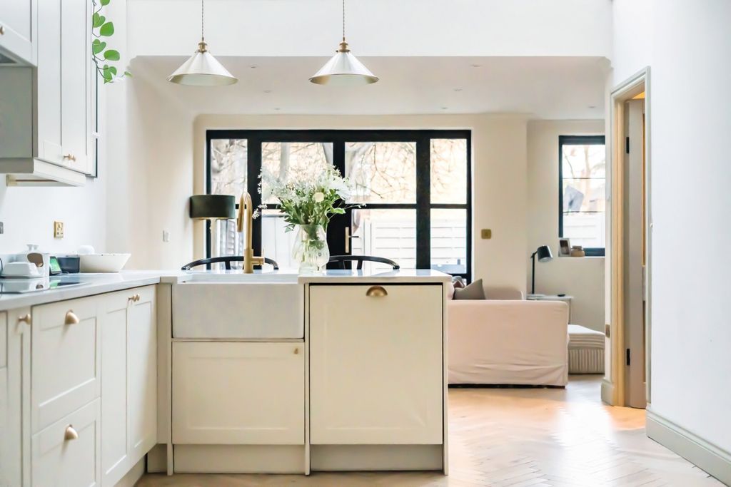 Property photo 2 of 29