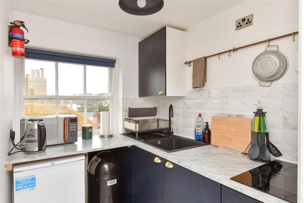 Property photo 1 of 8 Kitchen