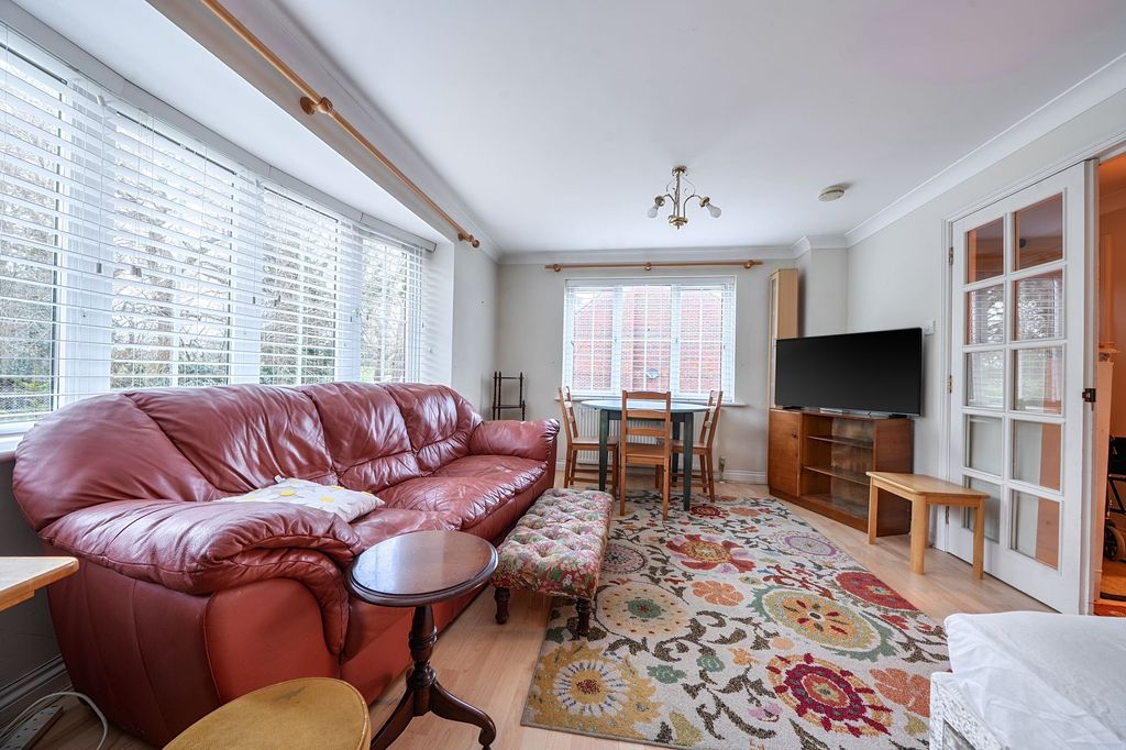 Property photo 3 of 10 Sitting Room