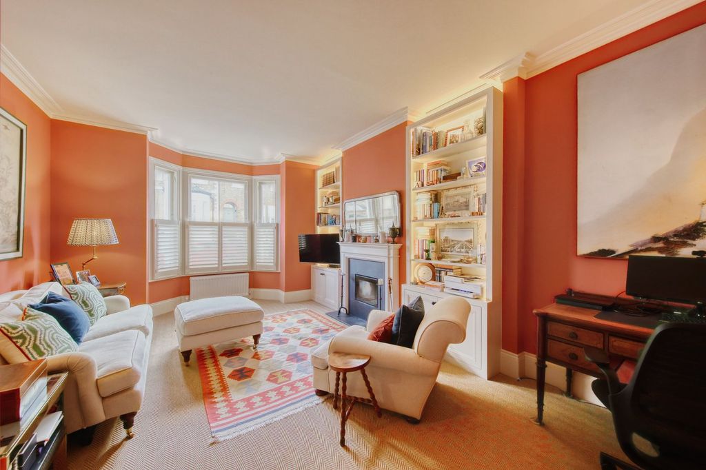 Property photo 2 of 19